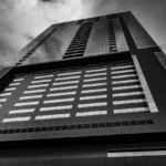 お固い企業が副業を解禁する本当の意味とは?日本の衰退と取り組むべき副業について